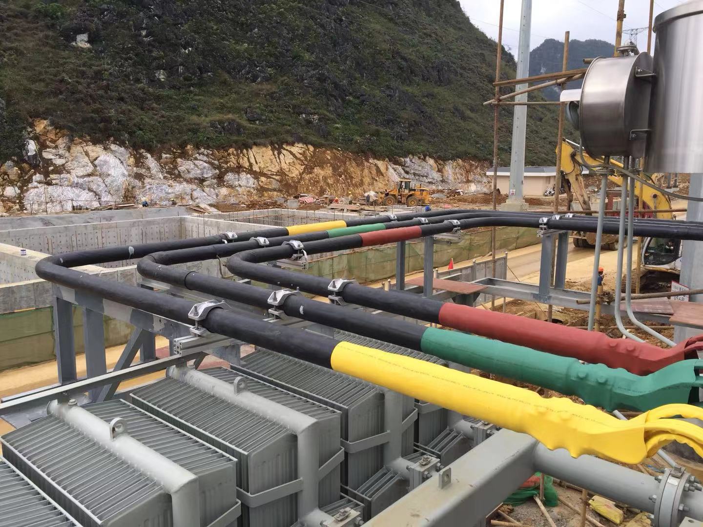 管型母線(xiàn)用在哪里生產(chǎn)母線(xiàn)槽廠(chǎng)家